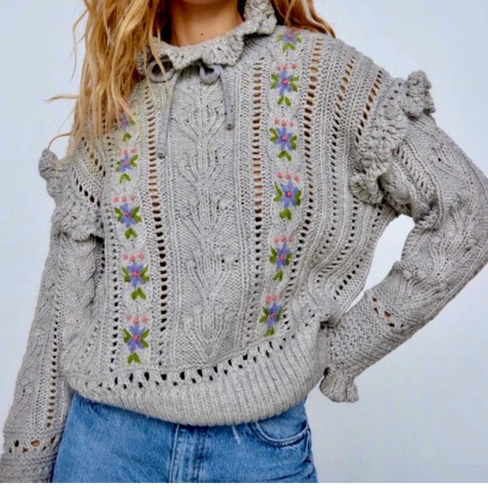 ZARA Embroidered Gray Flowery Sweater Front and Back Intricate Design Size M - Picture 9 of 9